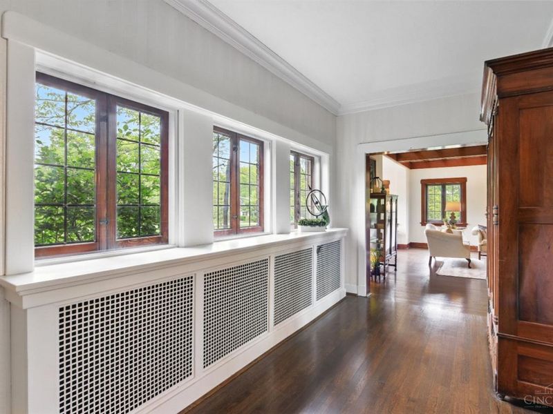 820 Van Nes Drive, Glendale, OH 45246 Photo 5