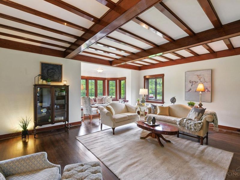 820 Van Nes Drive, Glendale, OH 45246 Photo 6