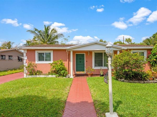 20054 NW 12th Pl, Miami Gardens, FL 33169