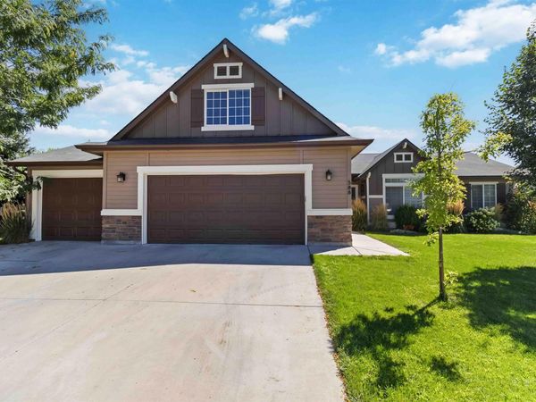 588 Gateway Ave, Middleton, ID 83644