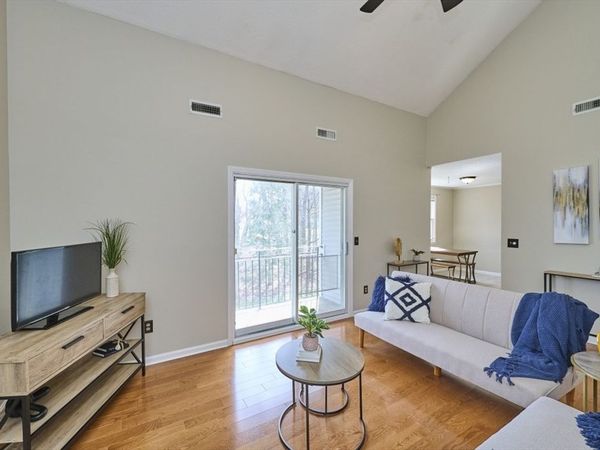 124 Tennis Plaza Rd, Unit 42, Dracut, MA 01826