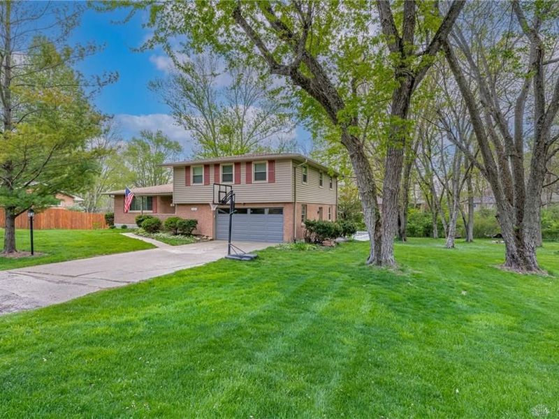 4155 Ridgetop Drive, Bellbrook, OH 45305 Photo 2