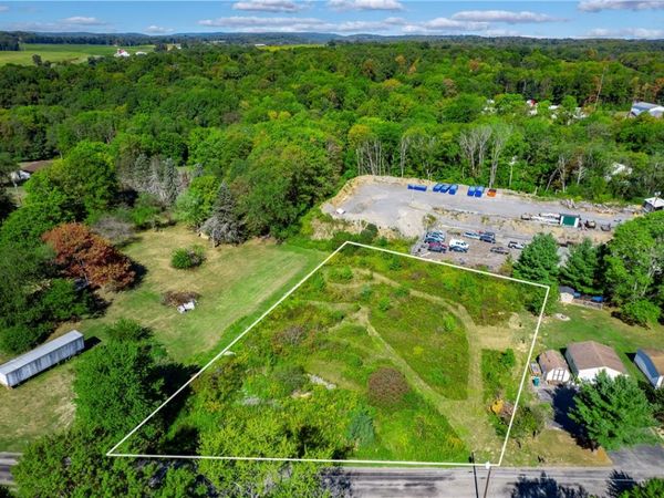 112 Elgie Dr , Butler, PA 16001