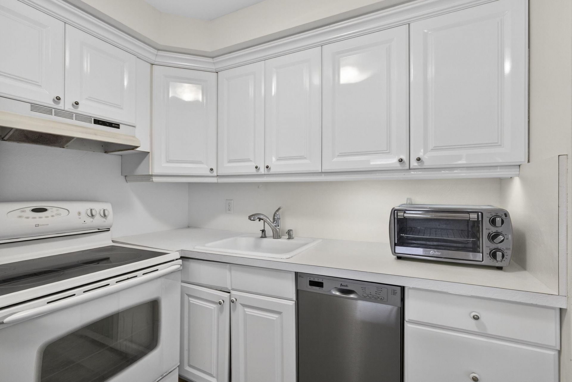 19 Hastings B, West Palm Beach, FL 33417 Photo