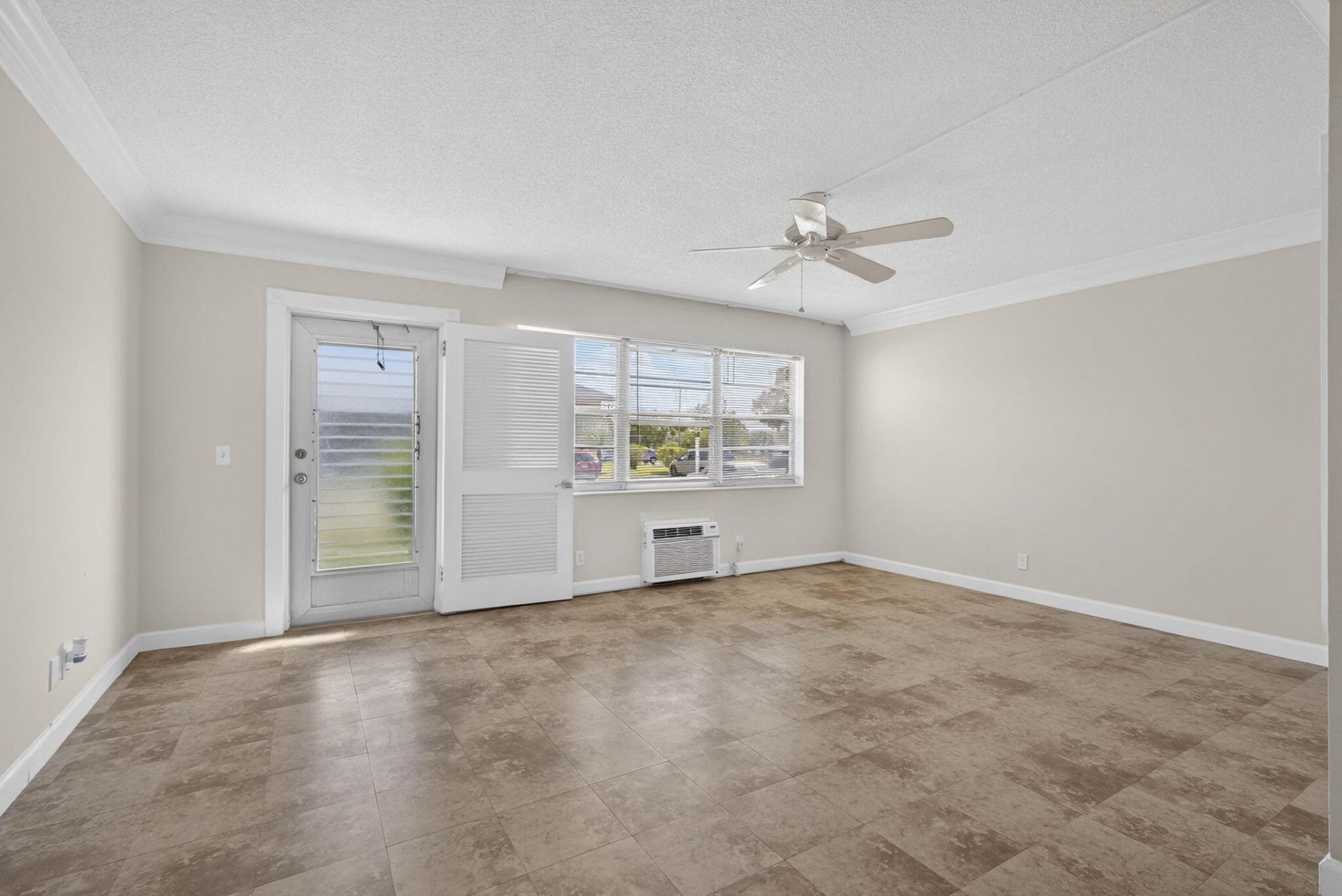 19 Hastings B, West Palm Beach, FL 33417 Photo