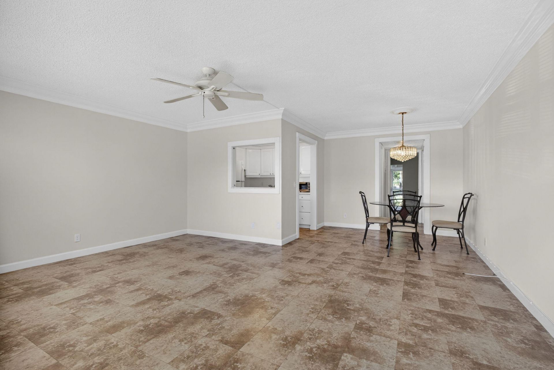 19 Hastings B, West Palm Beach, FL 33417 Photo