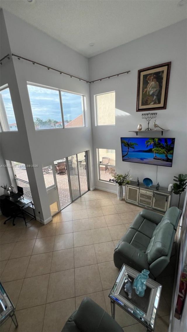 1590 Seagrape Way, Hollywood, FL 33019 Photo