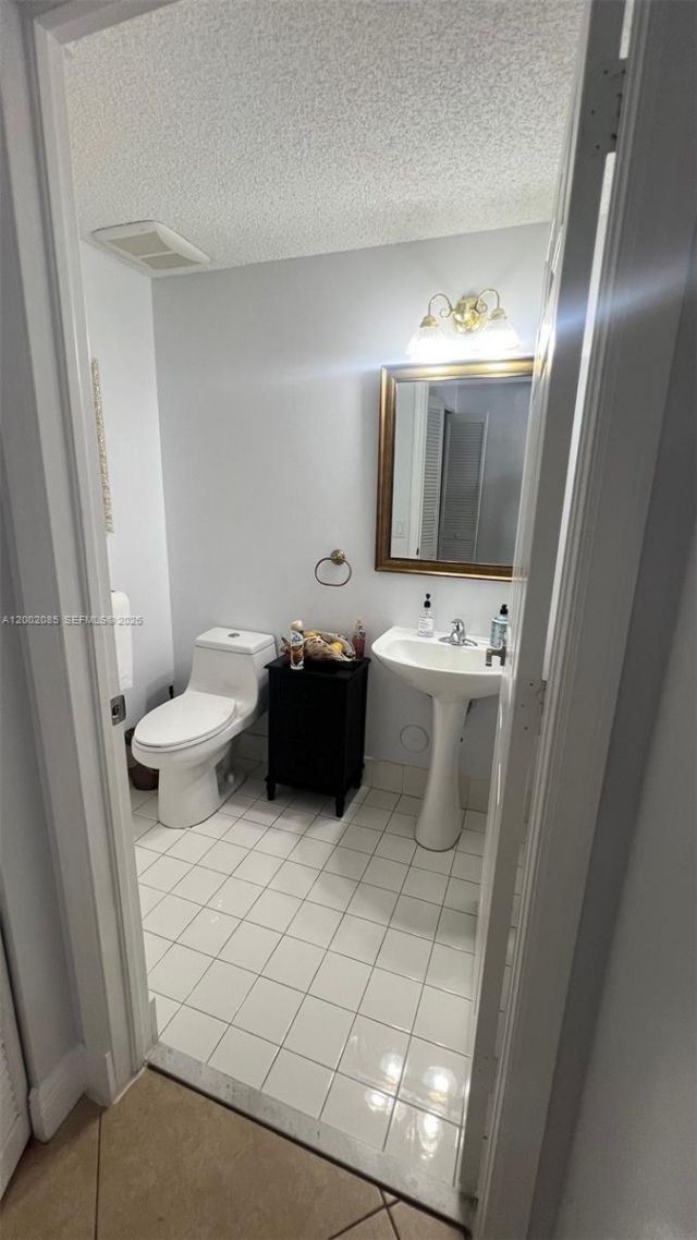 1590 Seagrape Way, Hollywood, FL 33019 Photo