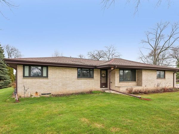 5104 Twin Elms DRIVE, Racine, WI 53406