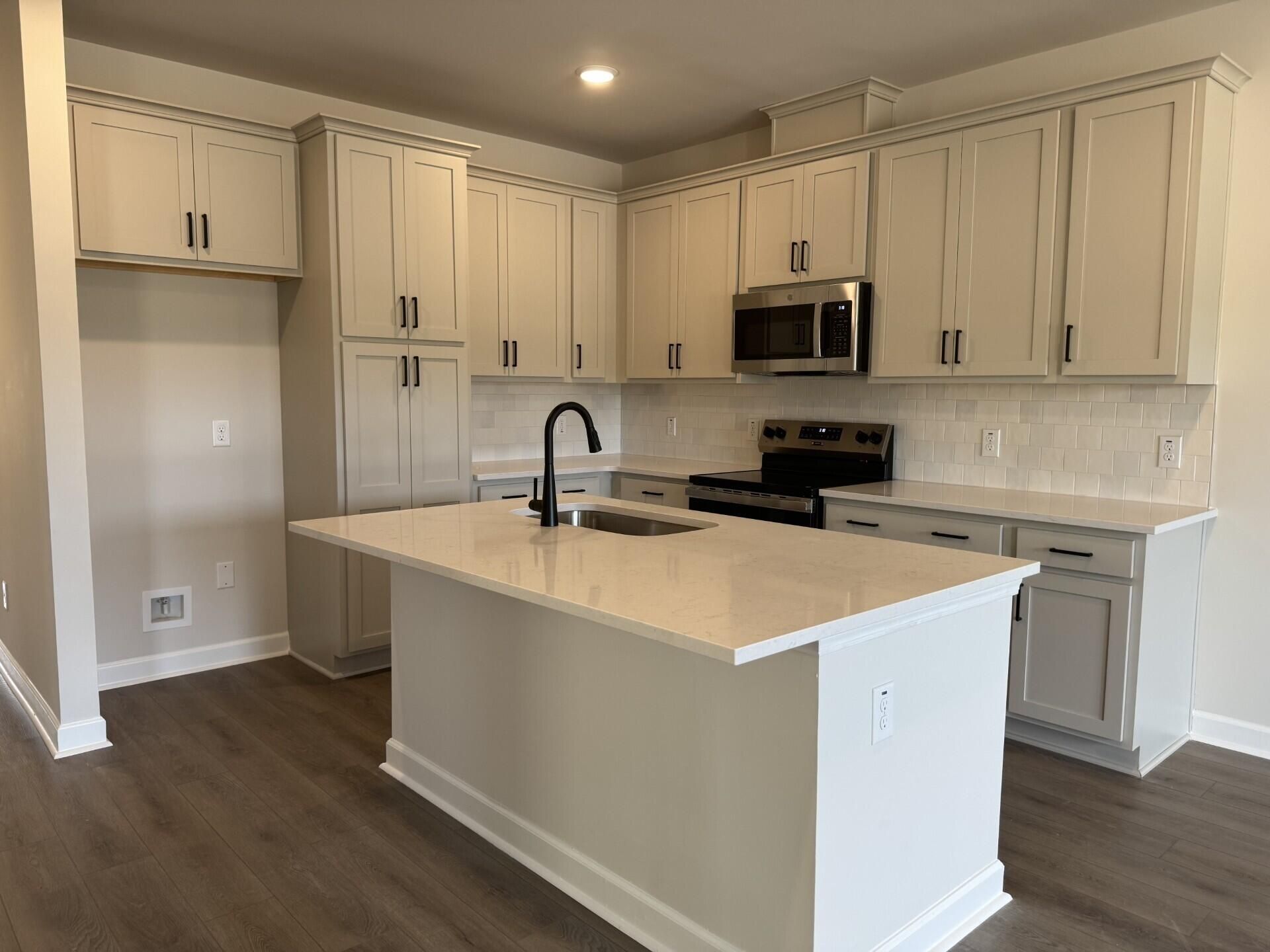 5063 Blackberry Lane Photo 9