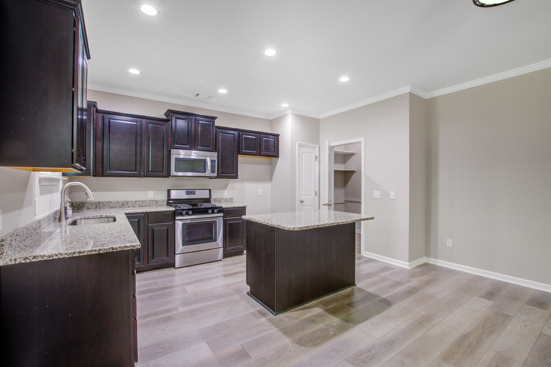 2151 Gammon Street Photo 6