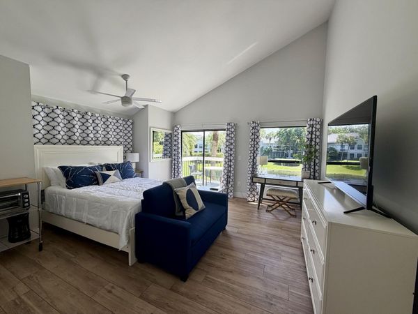 11863 Wimbledon Circle, Unit 536, Wellington, FL 33414