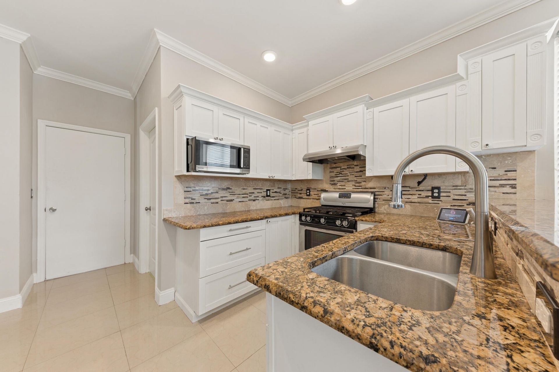 113 Canterbury Place, Royal Palm Beach, FL 33414 Photo