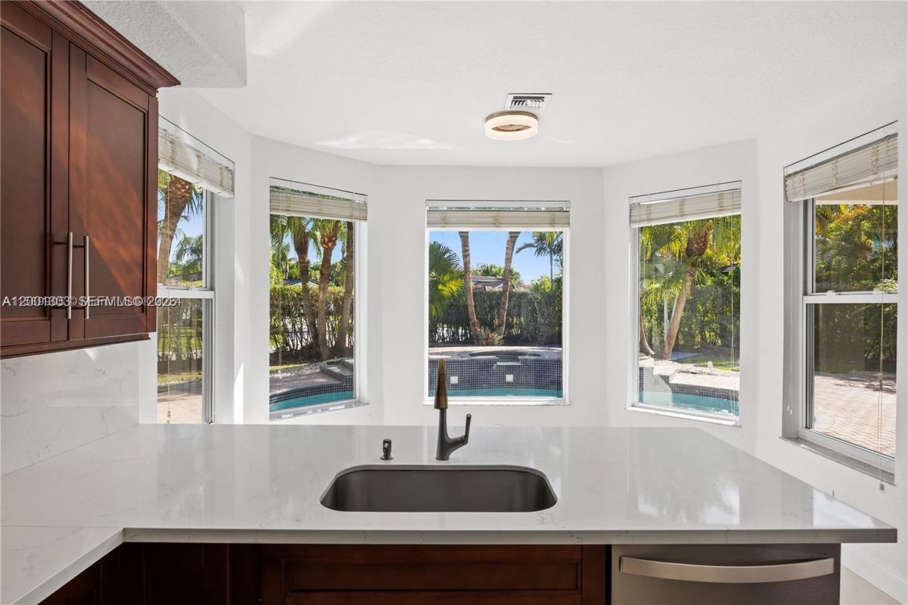16449 SW 84th Pl, Palmetto Bay, FL 33157 Photo