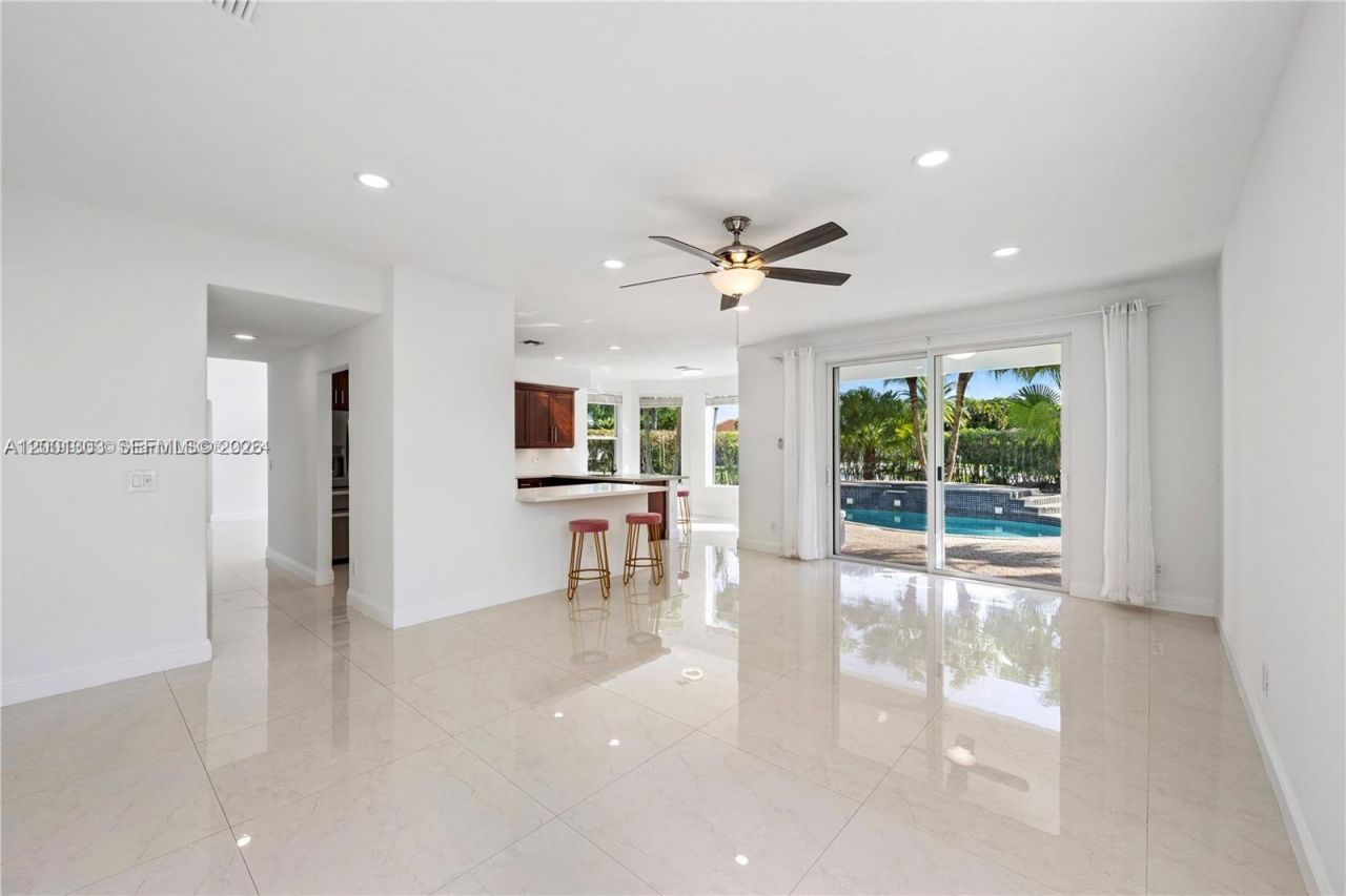 16449 SW 84th Pl, Palmetto Bay, FL 33157 Photo
