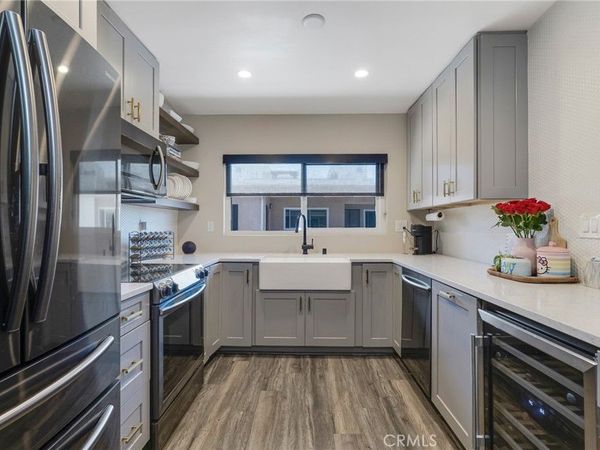 5232 Corteen pl, Unit 17, Valley Village, CA 91607