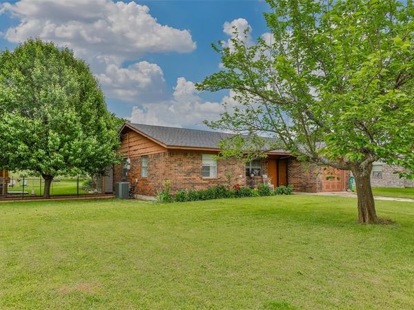 2212 Aspen Road, Gainesville, TX 76240