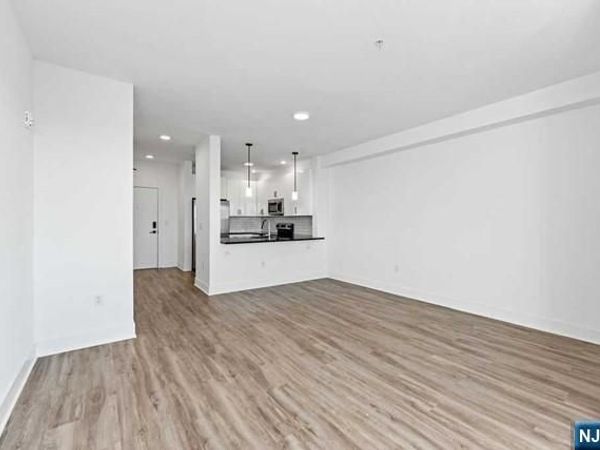 520 Cliff Street 409, FAIRVIEW, NJ 07022