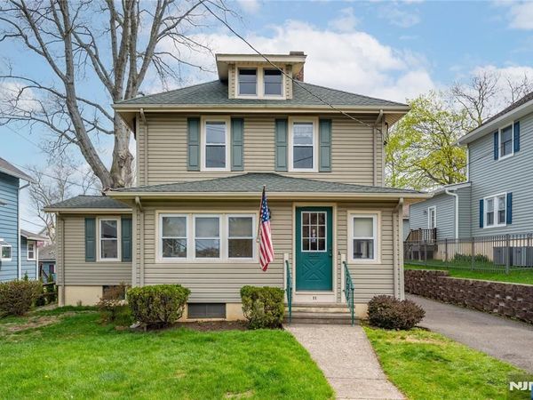 11 Oak Grove Road, CALDWELL, NJ 07006