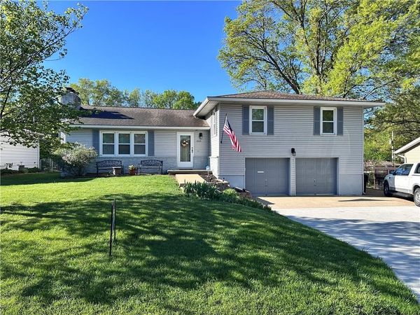 12121 E 39th Terrace, Independence, MO 64052