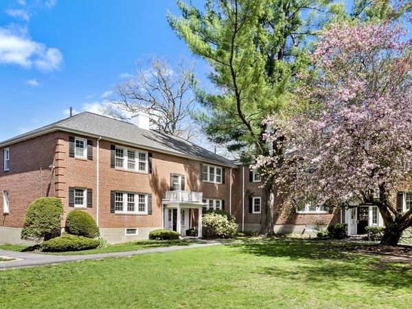 23 Hammond Pond Parkway, Unit 2, Newton, MA 02467