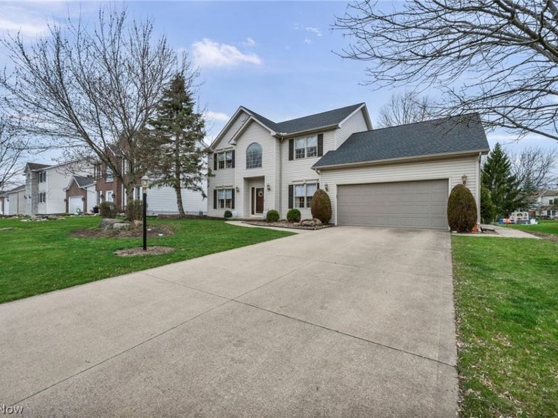 17200 GREENWOOD Drive, Strongsville, OH 44149 Photo 2