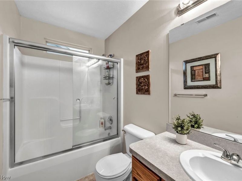 17200 GREENWOOD Drive, Strongsville, OH 44149 Photo 31