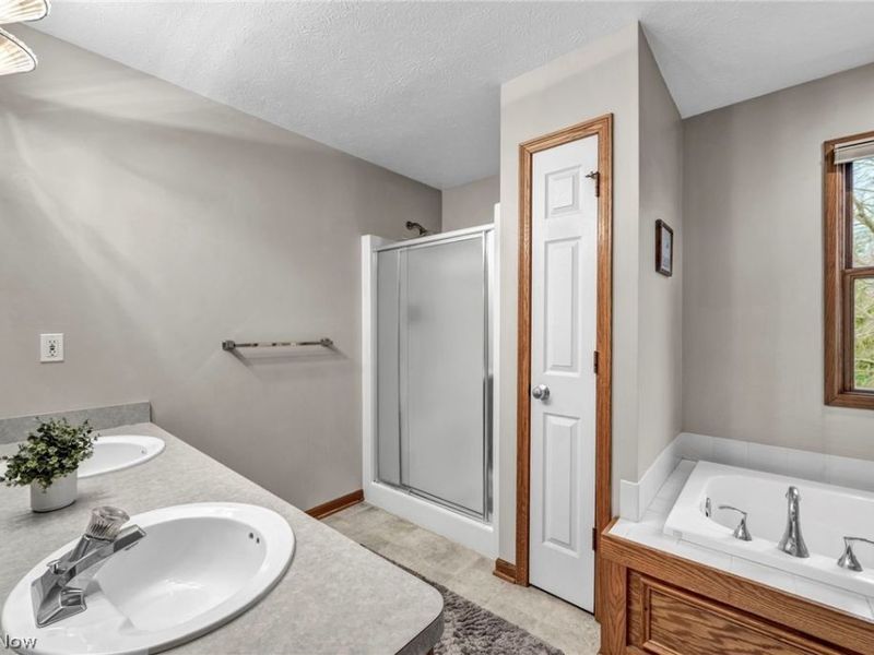 17200 GREENWOOD Drive, Strongsville, OH 44149 Photo 35