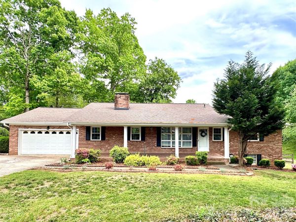 2115 Candlewood Drive NW, Concord, NC 28027