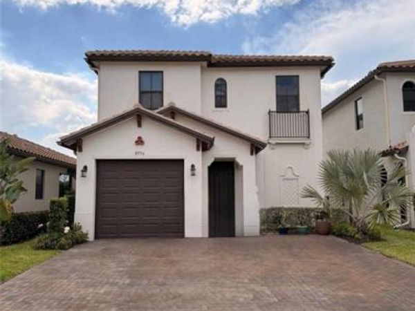 8956 Madrid CIR, NAPLES, FL 34104