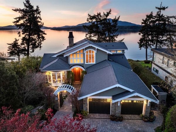 9752 Glynnwood Park Rd, North Saanich, BC V8L 5H4