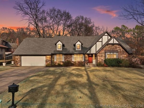 7127 S Columbia Avenue, Tulsa, OK 74136