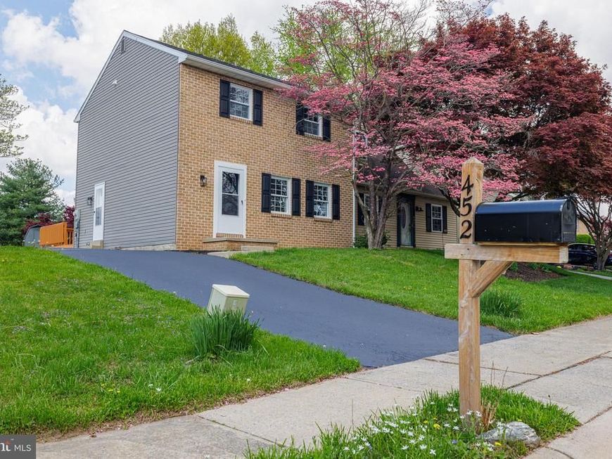 452 Daisy Lane, Lancaster, PA 17602 Main Photo