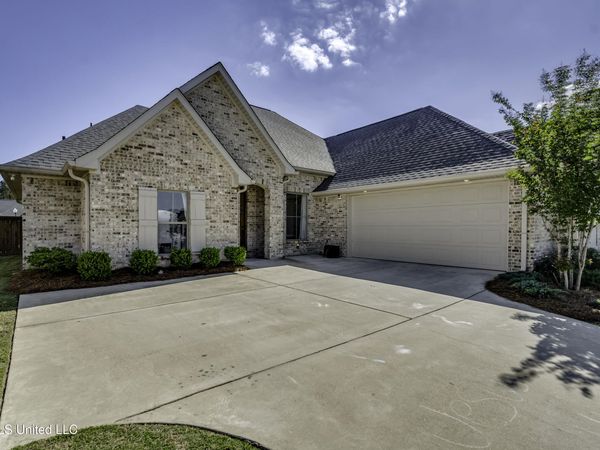 1006 Kensington Drive, Flowood, MS 39232