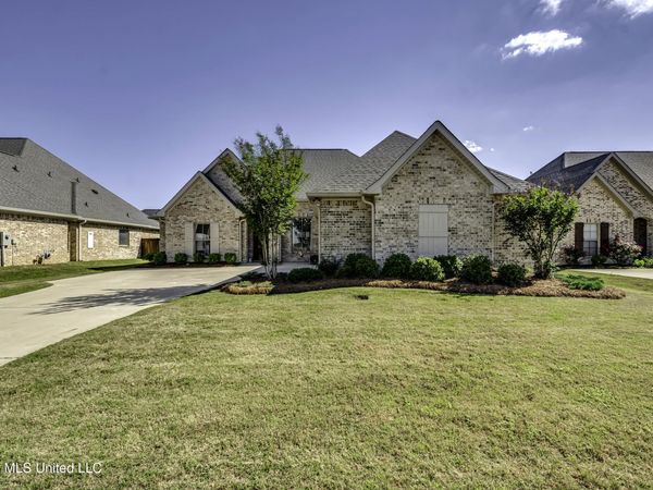 1006 Kensington Drive, Flowood, MS 39232