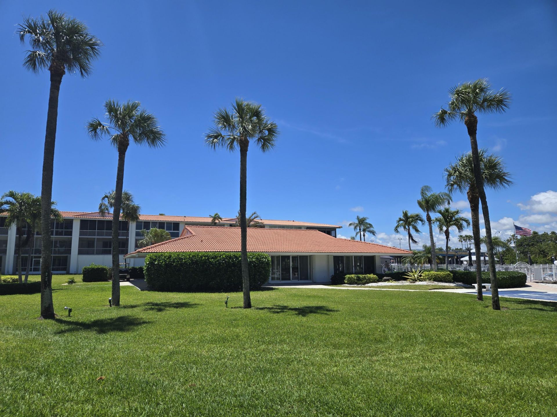 105 NE 19th Avenue, Unit 260, Deerfield Beach, FL 33441 Photo