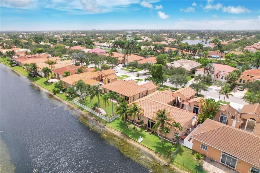 16469 NW 12th Street, Pembroke Pines, FL 33028 Photo