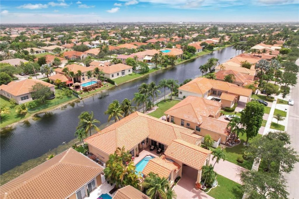 16469 NW 12th Street, Pembroke Pines, FL 33028 Photo