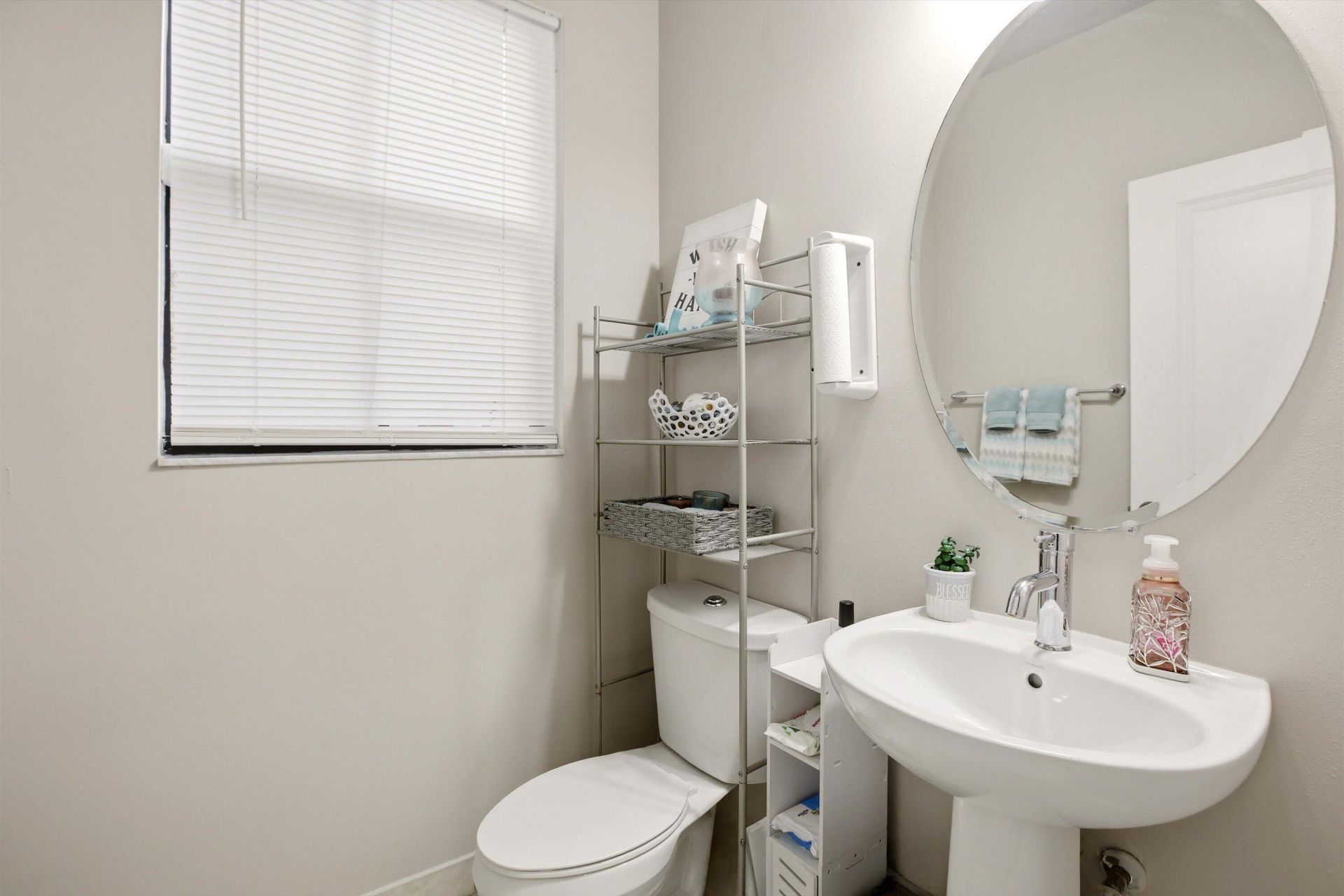 6026 Pine Tree Way, Unit 6026, Riviera Beach, FL 33410 Photo