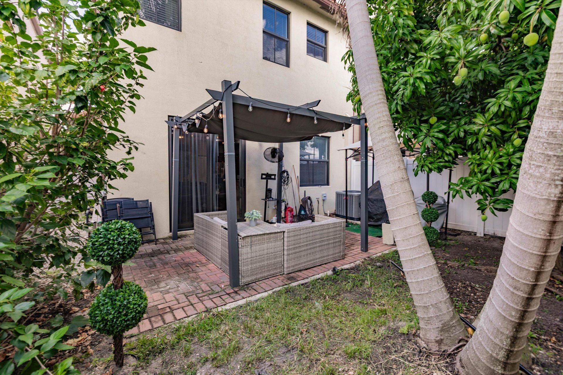 6026 Pine Tree Way, Unit 6026, Riviera Beach, FL 33410 Photo
