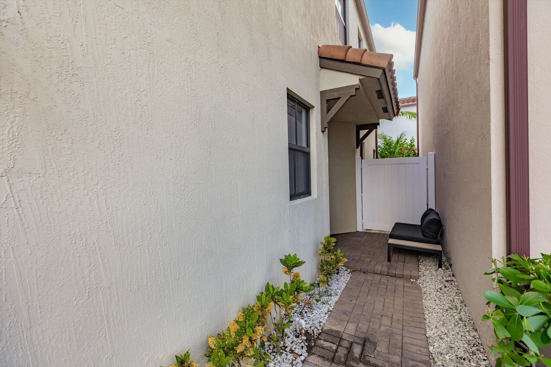 6026 Pine Tree Way, Unit 6026, Riviera Beach, FL 33410 Photo