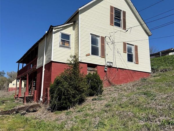 100 Hickory Street , Rhodhiss, NC 28667