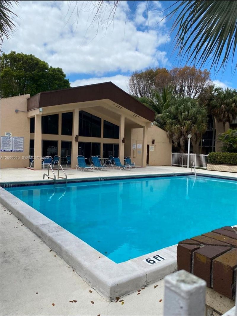 14201 N Kendall Dr, Unit 407D, Miami, FL 33186 Photo