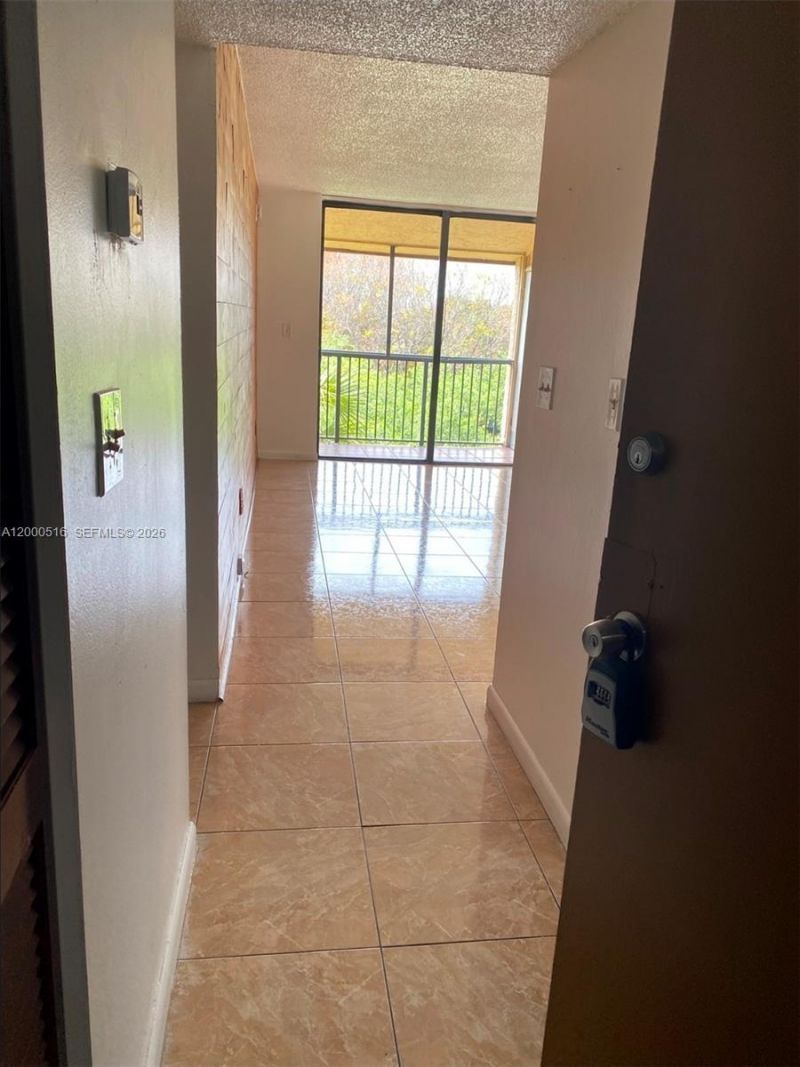 14201 N Kendall Dr, Unit 407D, Miami, FL 33186 Photo