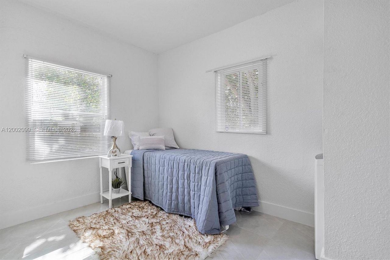 1810 NW 47th St, Miami, FL 33142 Photo