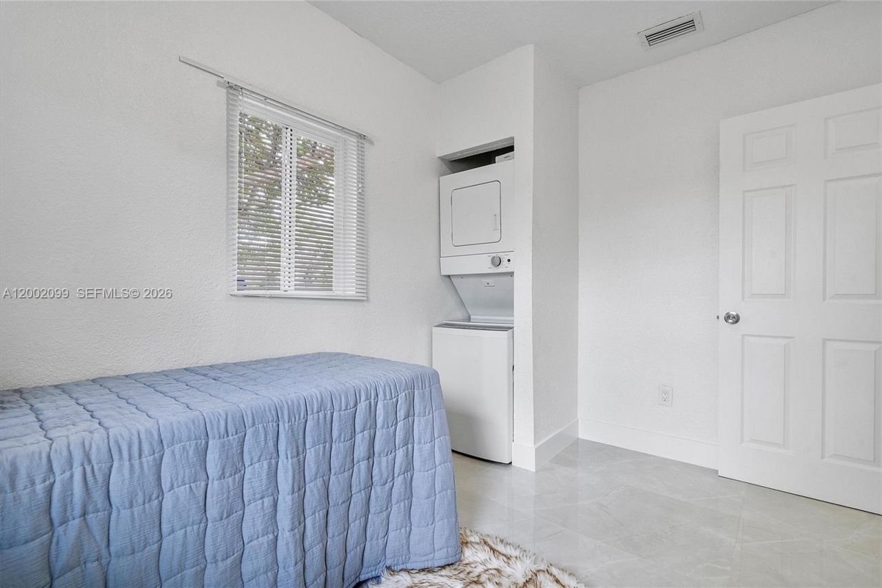 1810 NW 47th St, Miami, FL 33142 Photo