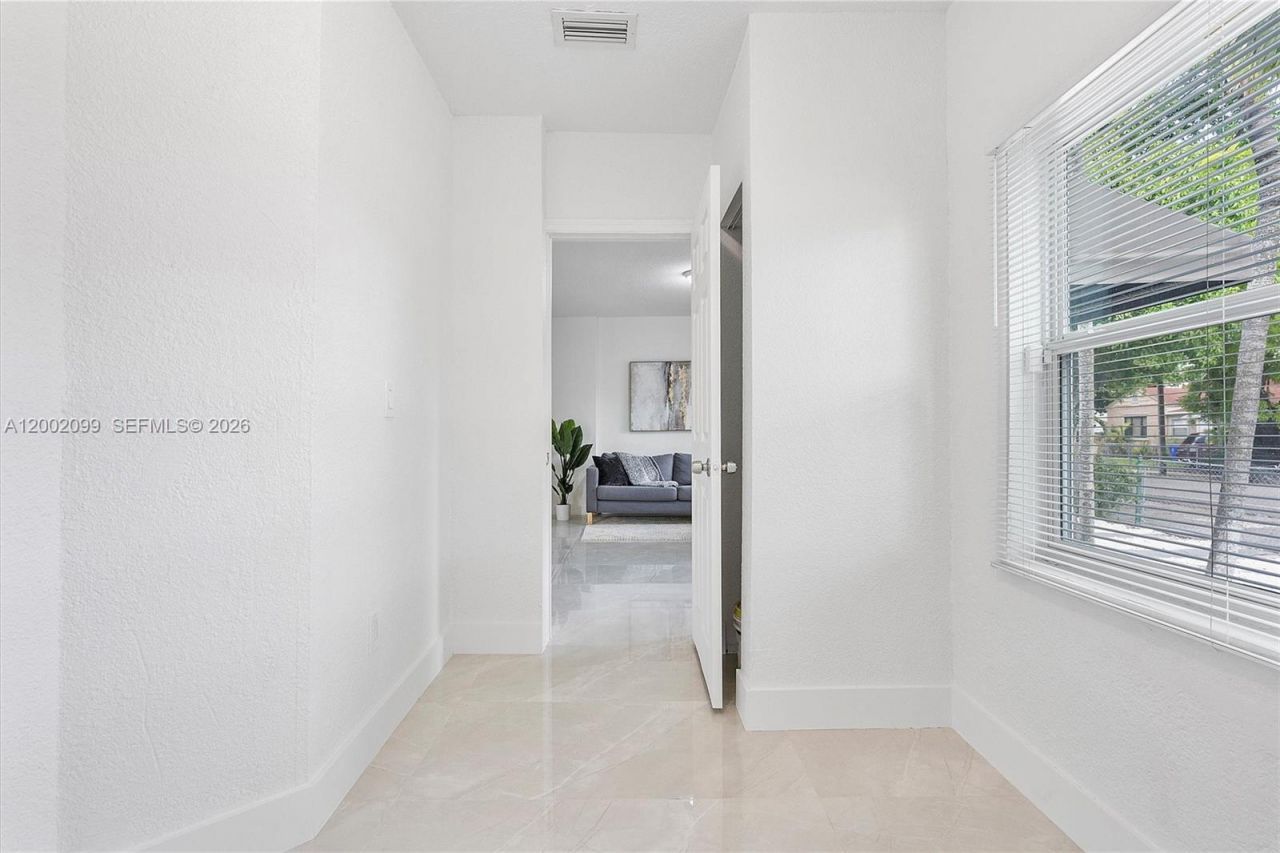 1810 NW 47th St, Miami, FL 33142 Photo