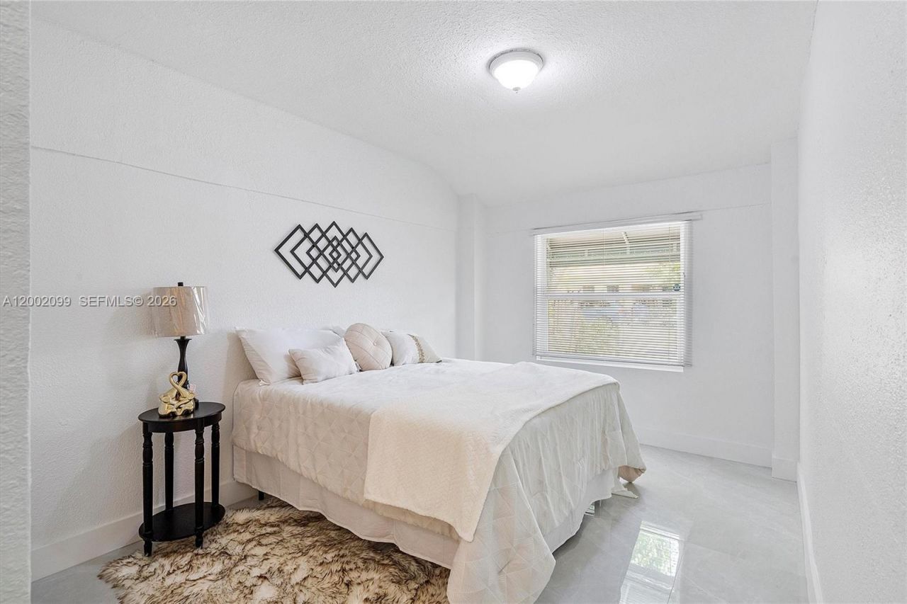 1810 NW 47th St, Miami, FL 33142 Photo