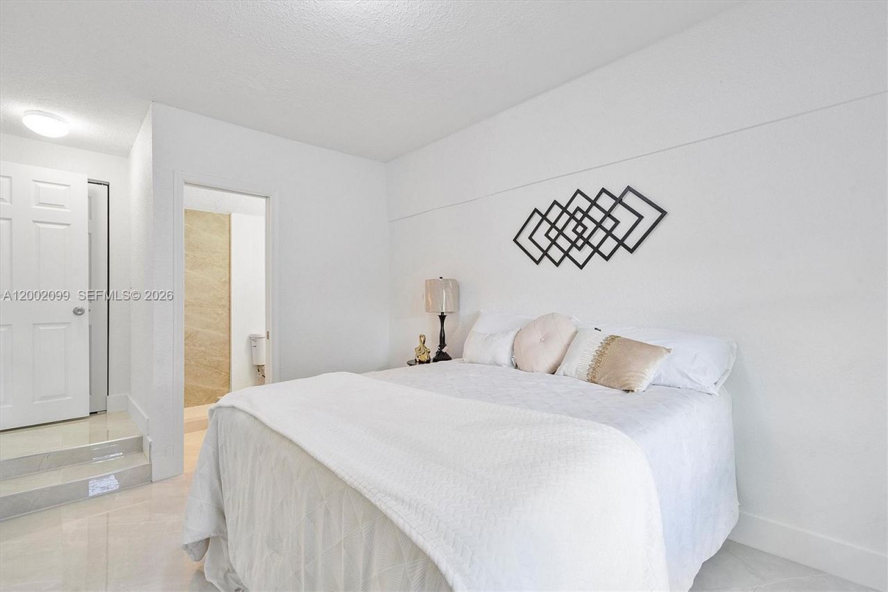 1810 NW 47th St, Miami, FL 33142 Photo