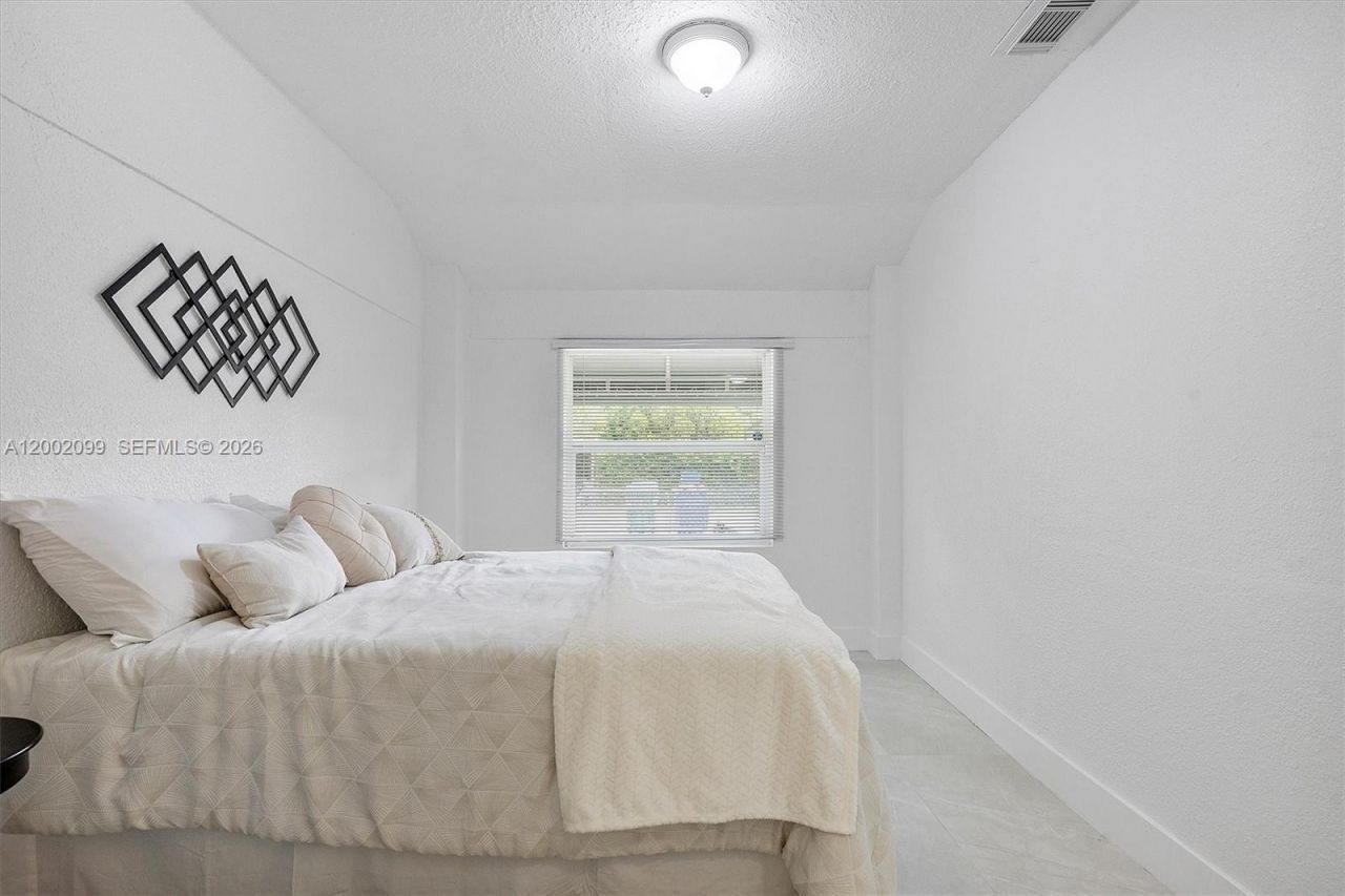 1810 NW 47th St, Miami, FL 33142 Photo